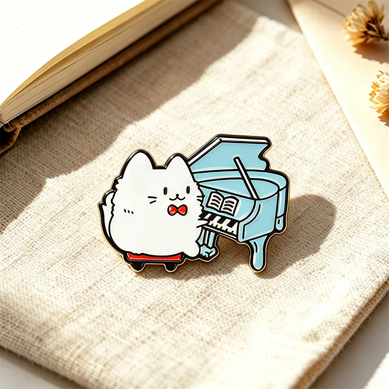 Lindos Pins de Gato Blanco con - Musical Instruments Cartoon reseña y precio